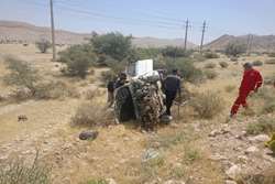 حادثه واژگونی خودرو سمند در فراشبند راننده خودرو  را راهی بیمارستان کرد 