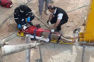 نجات مرد ۴۵ ساله پس از سقوط از ارتفاع ۱۰ متری در بلوار امیرکبیر شیراز